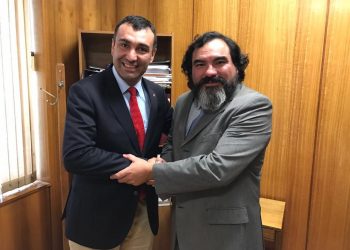 Alcalde de Castro realiza gestiones para concretar saneamientos de títulos de dominio en la comuna