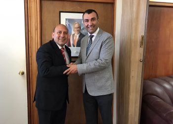 Alcalde Juan Eduardo Vera felicita y compromete plan de trabajo junto a nuevo gobernador de Chiloé