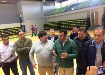 Alcalde de Castro visitó obras del Gimnasio Municipal