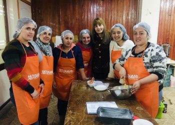 Castreños se capacitan en pasteleria