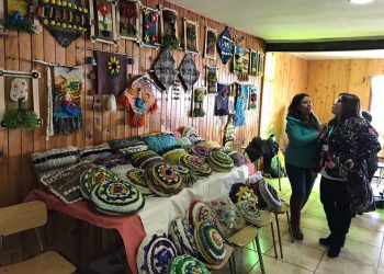 Con una exposición finaliza taller de telar decorativo en Castro