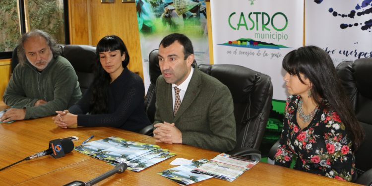 Alcalde Vera presentó programación de la cuarta versión del Festival de Danza Contemporánea “Chiloé Cuerpos en Lluvia”