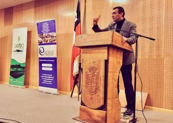 Castro Municipio entrega certificación a más de 140 personas de la comuna