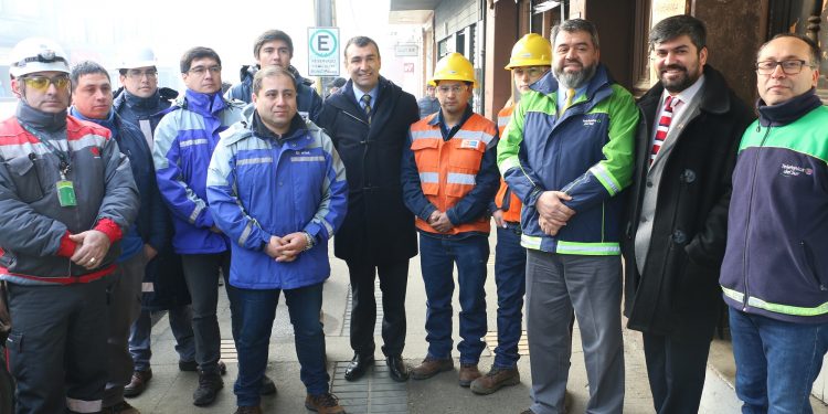 Castro inicia despeje de cables en desuso