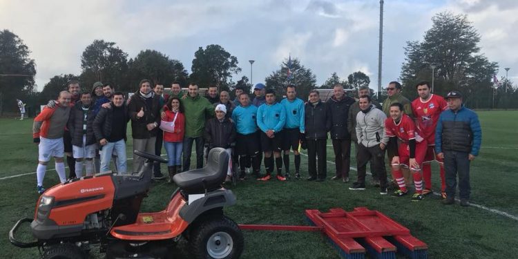 Alcalde Vera realizó entrega de cepillo tractor al recinto sénior de Castro