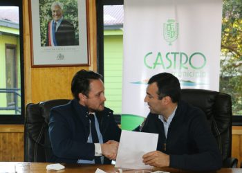 Histórica medida de edificación en Castro anuncia alcalde Juan Eduardo Vera junto  a Seremi de vivienda y urbanismo
