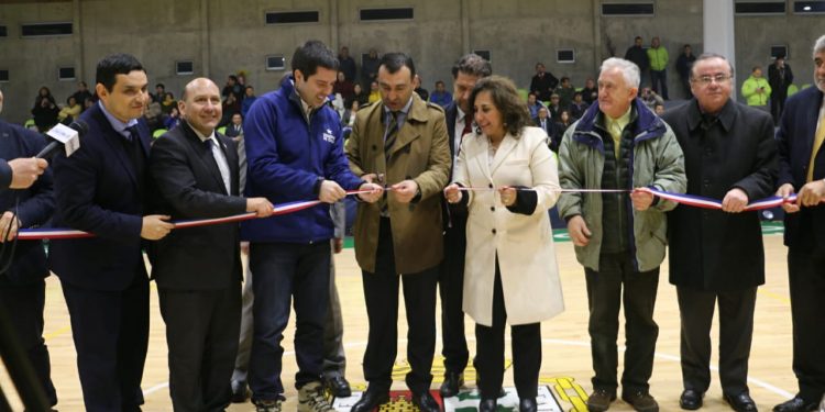 El gimnasio Municipal de Castro abre sus puertas a la comunidad después de 2 años de remodelación