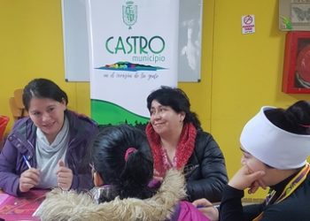 30 vecinos de Castro inician taller de pastelería,  financiado por Castro Municipio