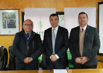 Con gestión y solidaridad se soluciona problema de falta de lancha ambulancia en islas de Quehui y Chelín.