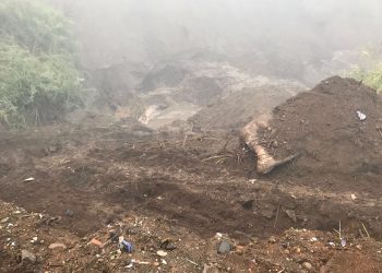 Subsanan colapso de terreno particular en Ten Ten