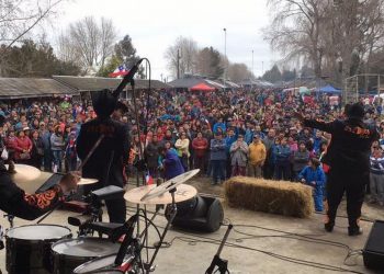 Castro Municipio lanza Concursos Decora tu Vitrina y Carrera de Garzones