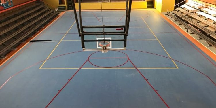 Realizan millonario mejoramiento en gimnasio de Escuela Luis Uribe Díaz