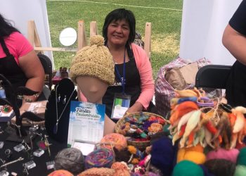 ARTESANAS DE CASTRO PARTICIPAN EN FERIA NACIONAL