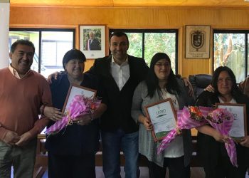 Castreñas se certifican en alfabetización digital y artesanía