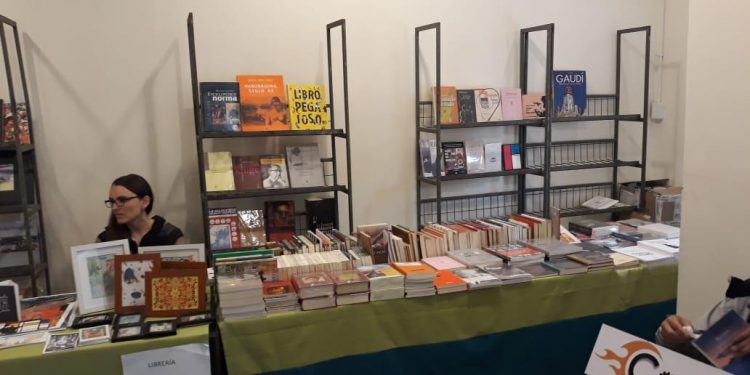 En Castro se vivió una nueva versión de la Feria del Libro