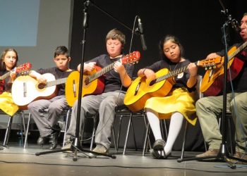Hermosas creaciones artísticas expusieron niños de Lingue en cierre de temporada