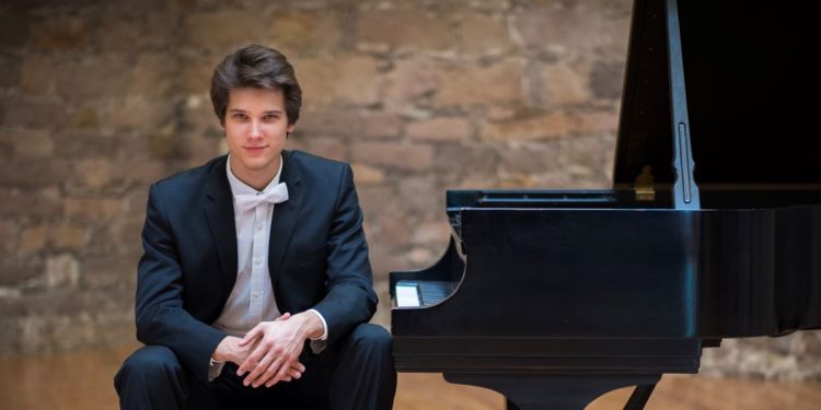 Castro Municipio firma convenio con Corporación Cultural de Frutillar