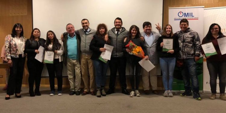 Castro Municipio fomenta la nivelación de estudios en los vecinos de la comuna.