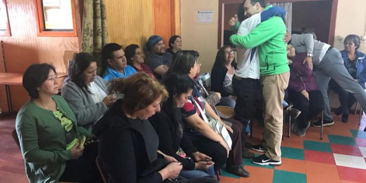 76 familias de Villa Los Presidentes de Castro reciben subsidio para mejorar viviendas entregadas en mal estado hace 22 años.