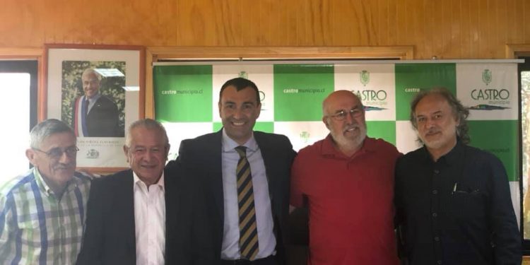 Alcalde Vera anuncia el primer “Concurso Nacional de Poesía Aristóteles España”