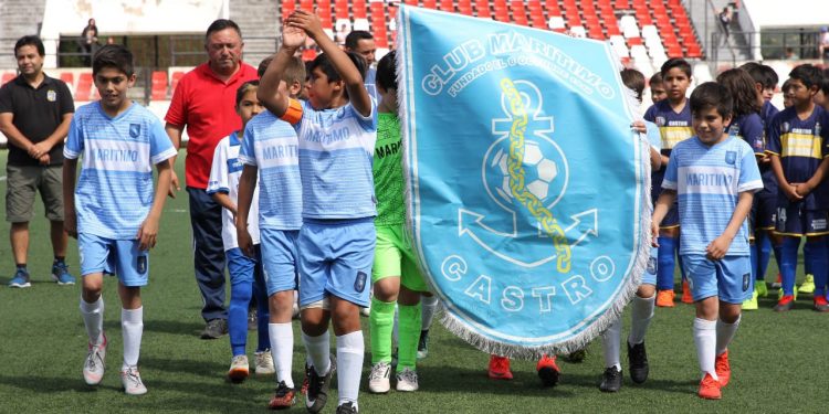 Primer mundialito de fútbol infantil se celebra en la comuna de Castro