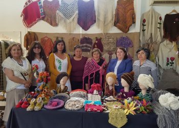 Castro Municipio promueve la artesanía tradicional en la comuna