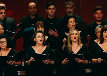 Invitan a participar de coro masivo en Castro