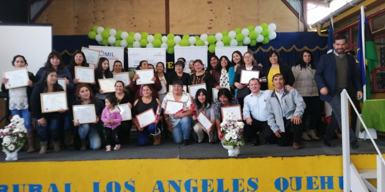 Vecinas de Quehui y Chelín finalizan con éxito cursos entregados por Castro Municipio