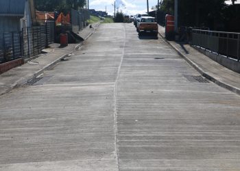 Dan apertura al tránsito vehicular y peatonal de calle Caguach en Castro