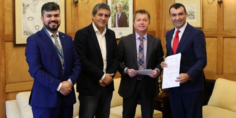 Alcalde Vera presentó millonarios proyectos para solucionar problemática de la basura