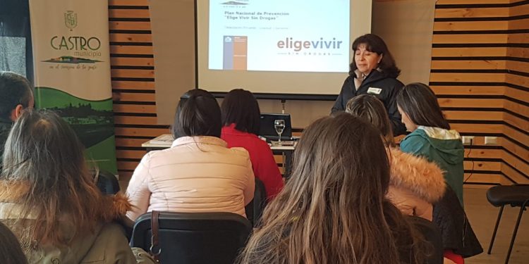 CASTRO MUNICIPIO Y SENDA INICIAN IMPLEMENTACIÓN DE PROGRAMA ELIGE VIVIR SIN DROGAS