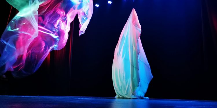 Castro vivió su primera semana en torno al teatro