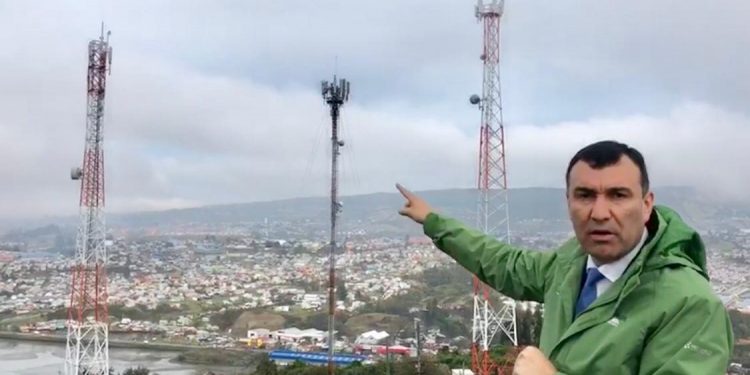 Inician campaña para sacar antenas de celulares desde el mirador de Ten Ten
