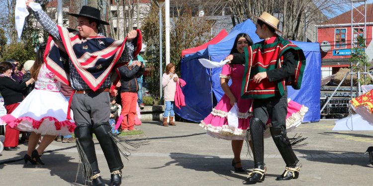 Castro da inicio a las celebraciones de septiembre con la Previa en los Barrios