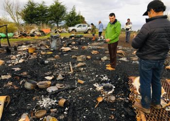 Piden acelerar a la brevedad el retorno de los jóvenes fallecidos en voraz incendio en la isla Quehui
