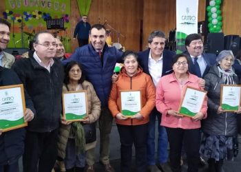 Castro Municipio celebra a los adultos mayores de la comuna de Castro