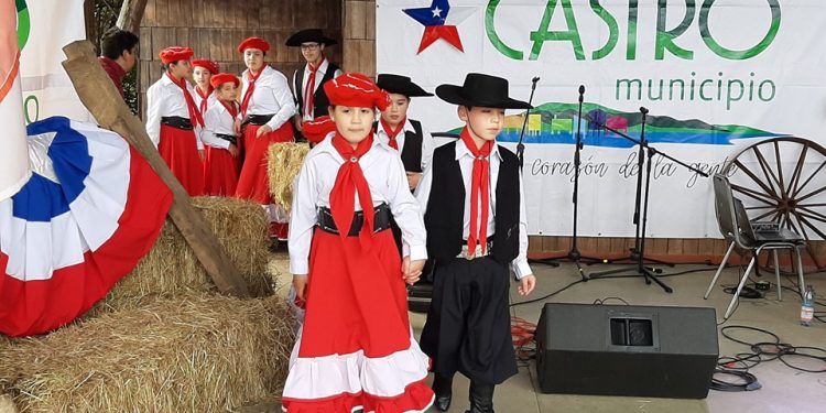 34 mil personas asistieron a la Tercera versión de la Fiesta de la Chilenidad 2019 en la comuna de Castro