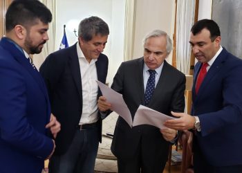 Alcalde de Castro golpeó la mesa con el vicepresidente de la República.