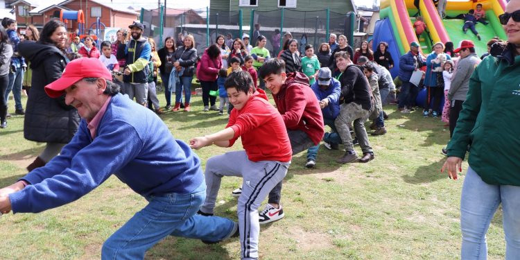 Castro celebró con música y juegos populares la primera edición del 18 Chico en tu Barrio