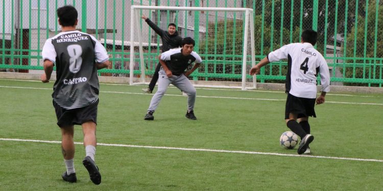 Multicancha de pasto sintético en población Camilo Henríquez es una realidad