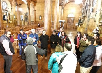 Escuela de turismo patrimonial inicia ruta histórica por Castro