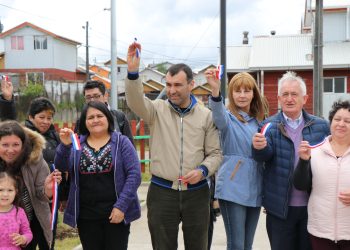 Se inauguran nuevas plazas para barrios de Castro