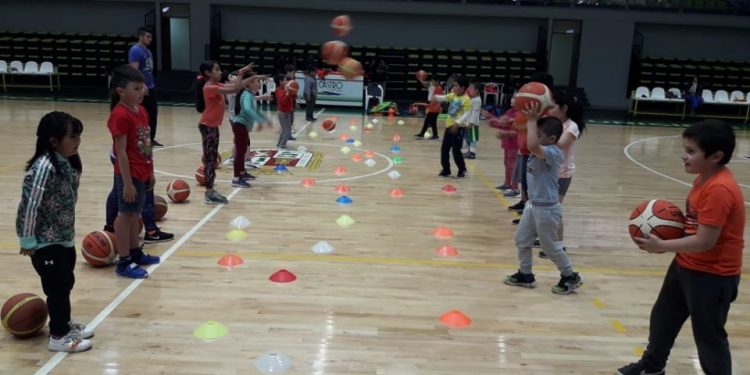 Castro prepara más de ochenta talleres para este verano 2020