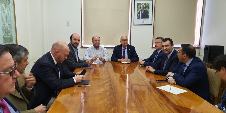 Se continúa con los trabajos de construcción del puente sobre el canal de Chacao.