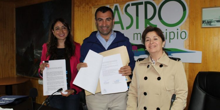 SENDA Los Lagos lanza campaña regional preventiva de verano  en Castro