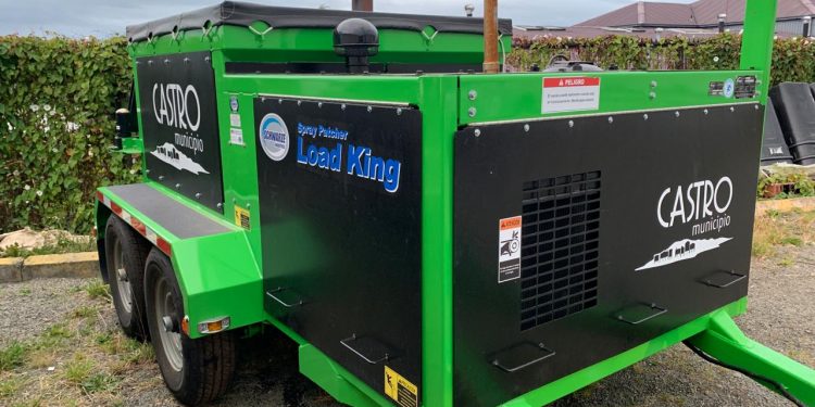 Con millonaria inversión municipal se adquirió máquina bacheadora