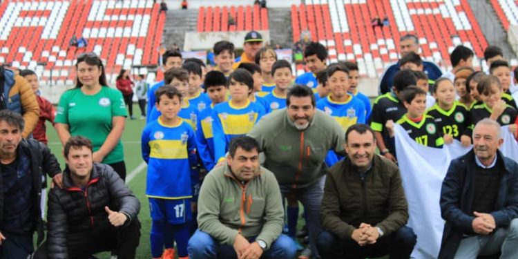 Castro Municipio realiza II Campeonato de Fútbol Formativo en la comuna