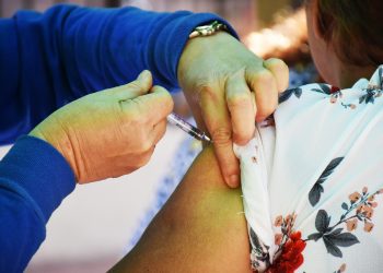 Alcalde Vera exige respeto hacia Chiloé y pidió la suspensión de clases  para evitar contagio por corona virus.