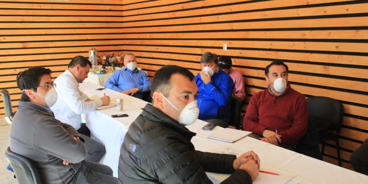 Alcaldes de Chiloé exigen urgentes medidas para afrontar pandemia del coronavirus en la isla.