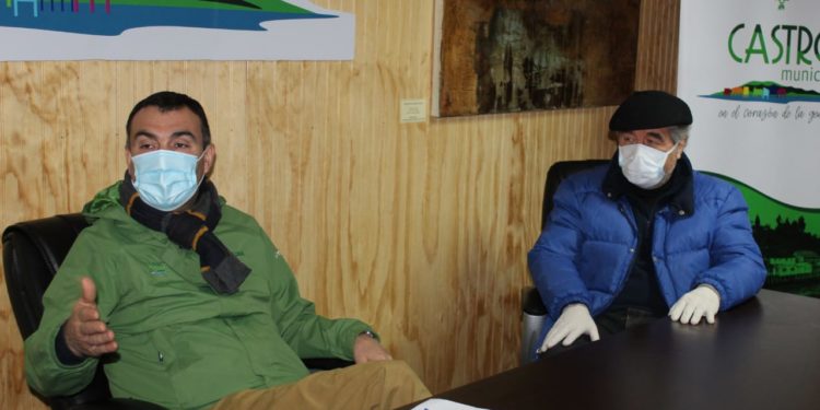 Construcción de viviendas y nuevo hospital fueron tratados en agenda de reunión entre el alcalde Vera y diputado Ascencio.